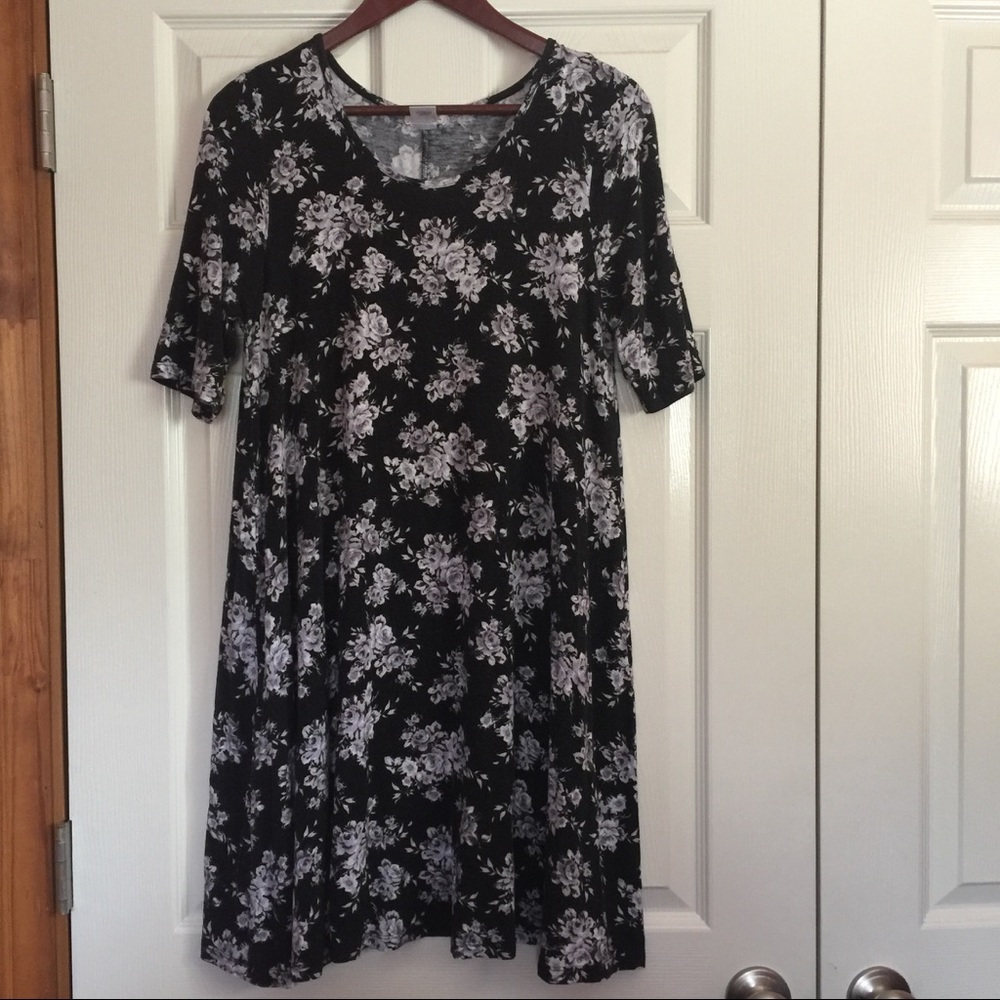 Black floral swing T-shirt dress